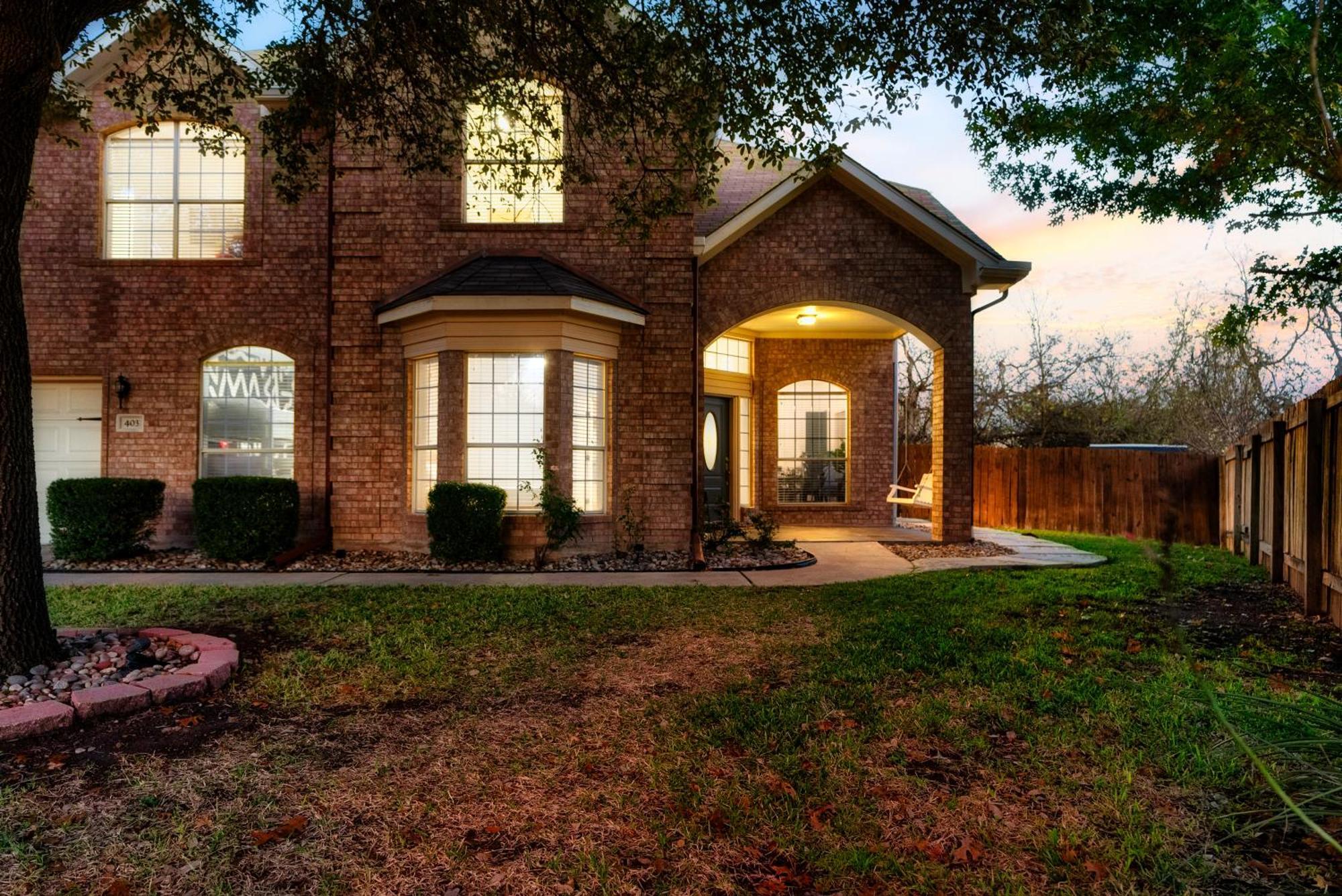 Stunning Family Home With Pool & Hot Tub - Sleeps 17 Pflugerville Luaran gambar