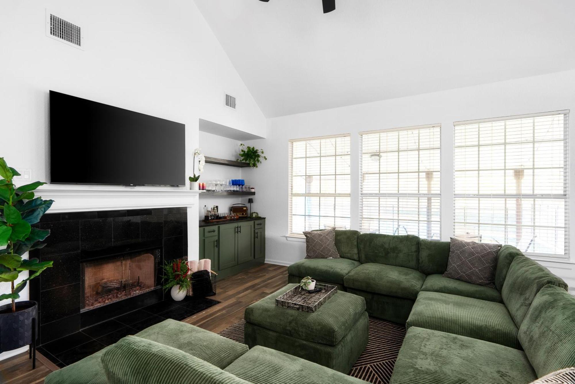 Stunning Family Home With Pool & Hot Tub - Sleeps 17 Pflugerville Luaran gambar